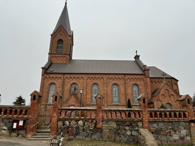 Obrazek Cmentarz w miejscowości Opsa (międzywojenny Powiat Brasławski) – Pochowani, których nazwiska nie zostały zidentyfikowane (obok mogą znajdować się groby, w których pochowane są osoby o nazwiskach zaczynających się na inne litery)